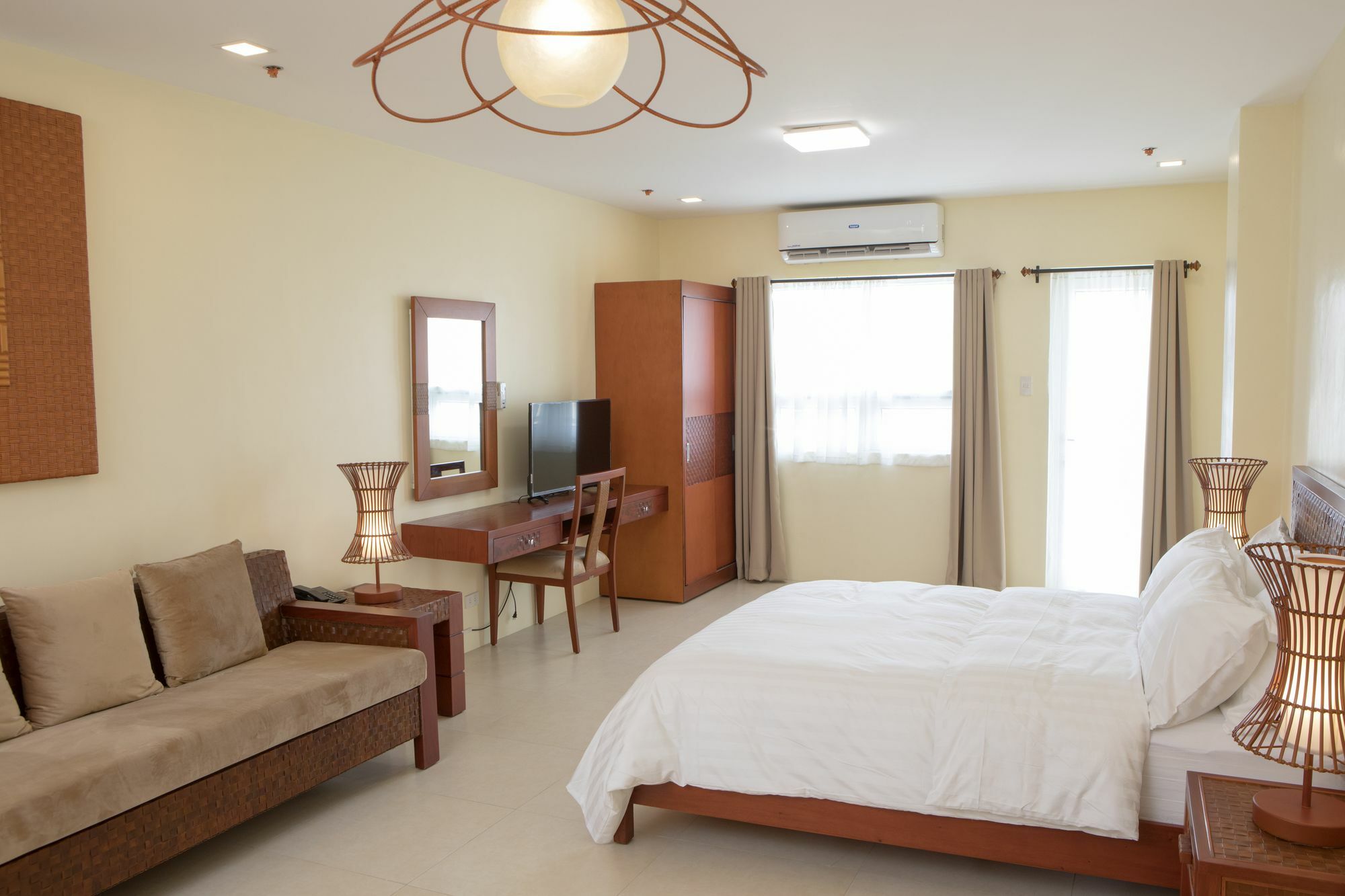 Hotel Merlo Makati City Exterior photo