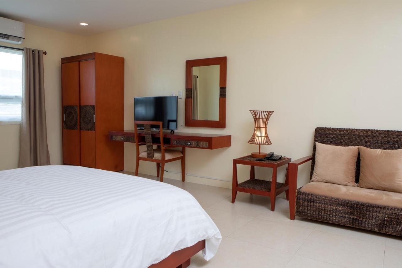 Hotel Merlo Makati City Exterior photo