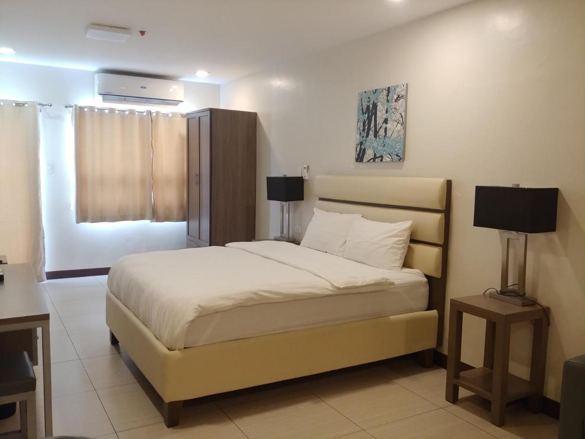 Hotel Merlo Makati City Exterior photo